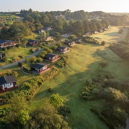Timber Hill Self Catering Cedar Lodges Брод-Хейвен Экстерьер фото