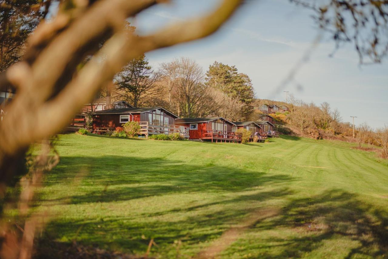 Timber Hill Self Catering Cedar Lodges Брод-Хейвен Экстерьер фото