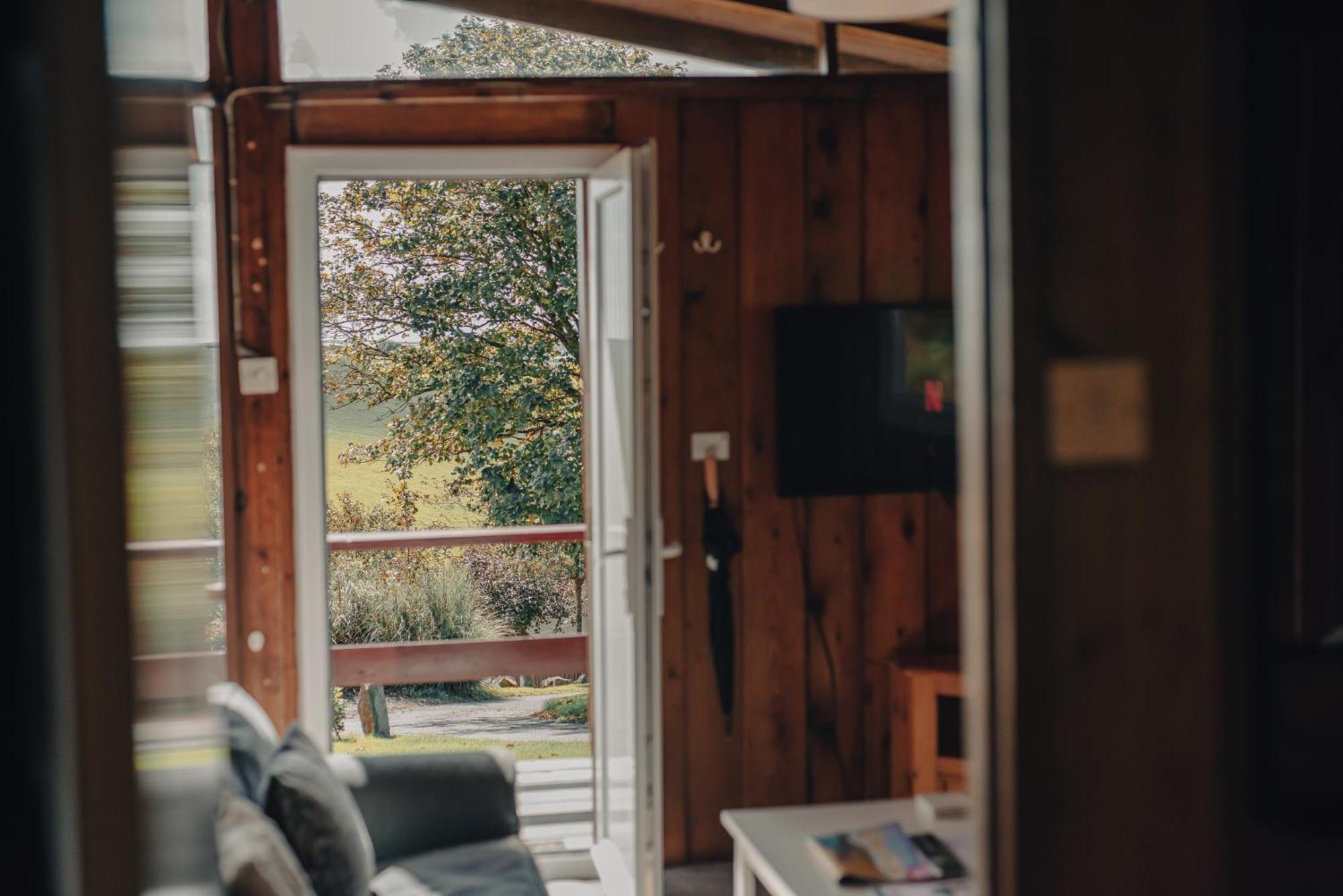 Timber Hill Self Catering Cedar Lodges Брод-Хейвен Экстерьер фото