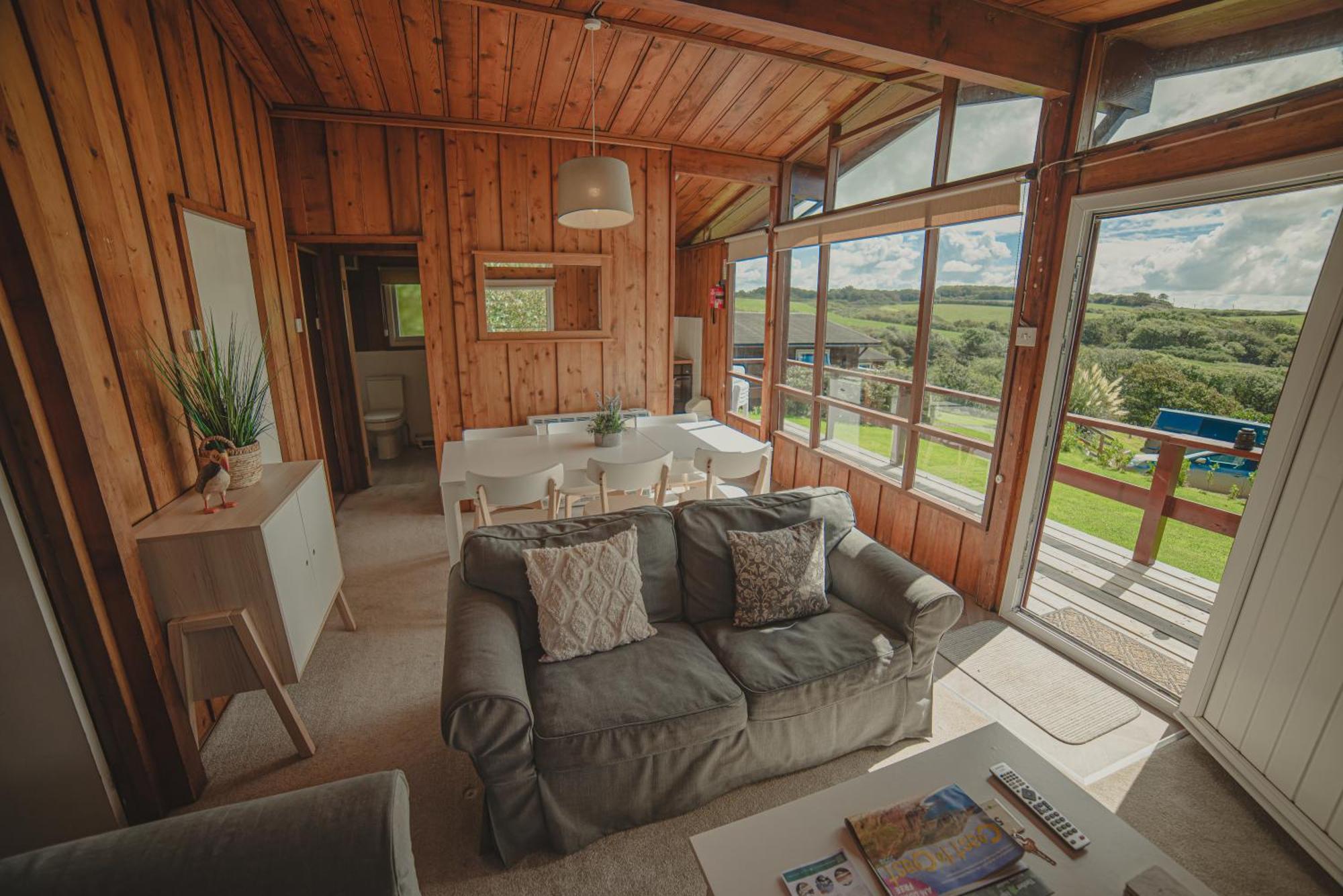 Timber Hill Self Catering Cedar Lodges Брод-Хейвен Экстерьер фото